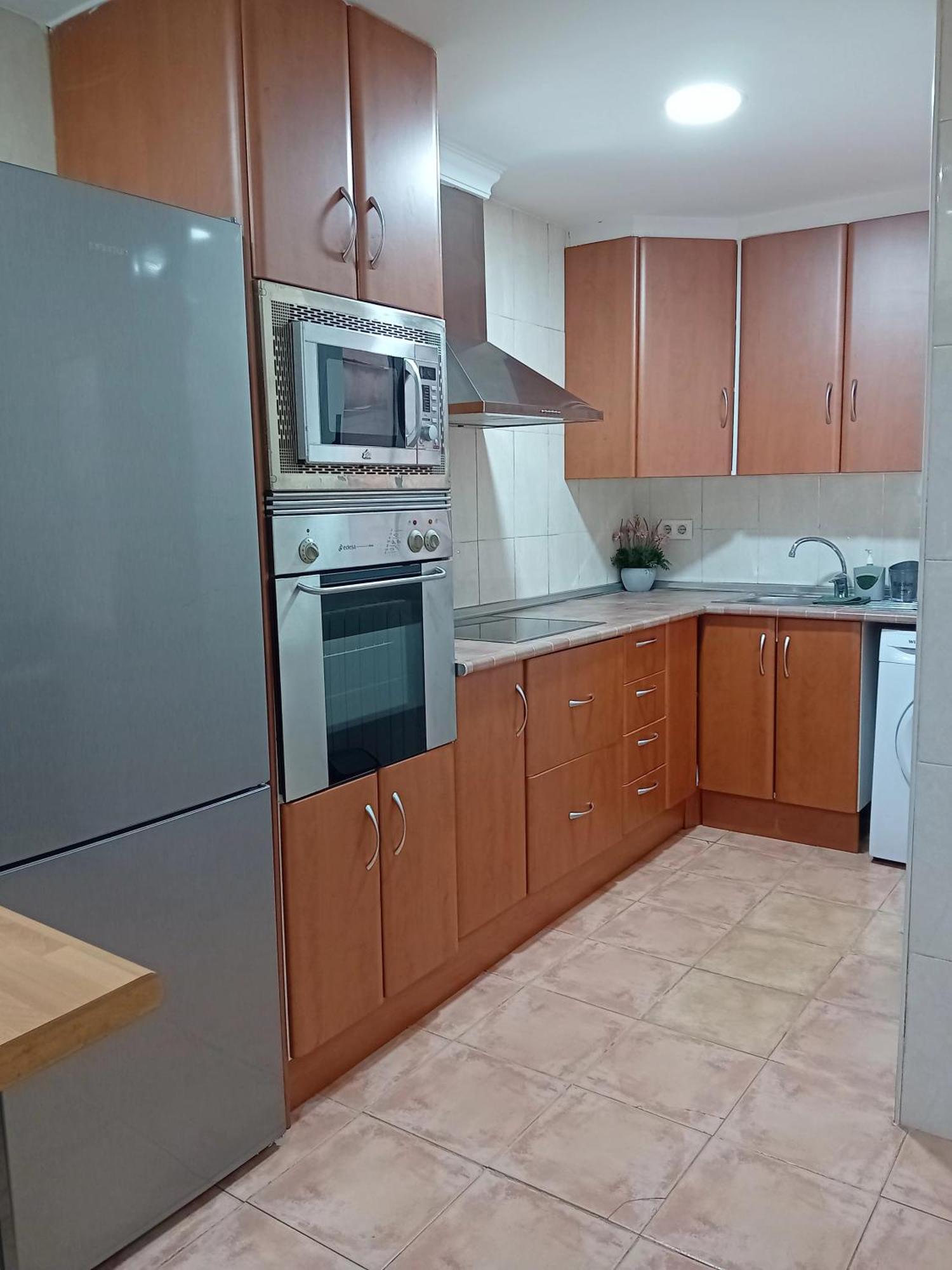 Amplio Apartamento Centro De Alicante Bagian luar foto