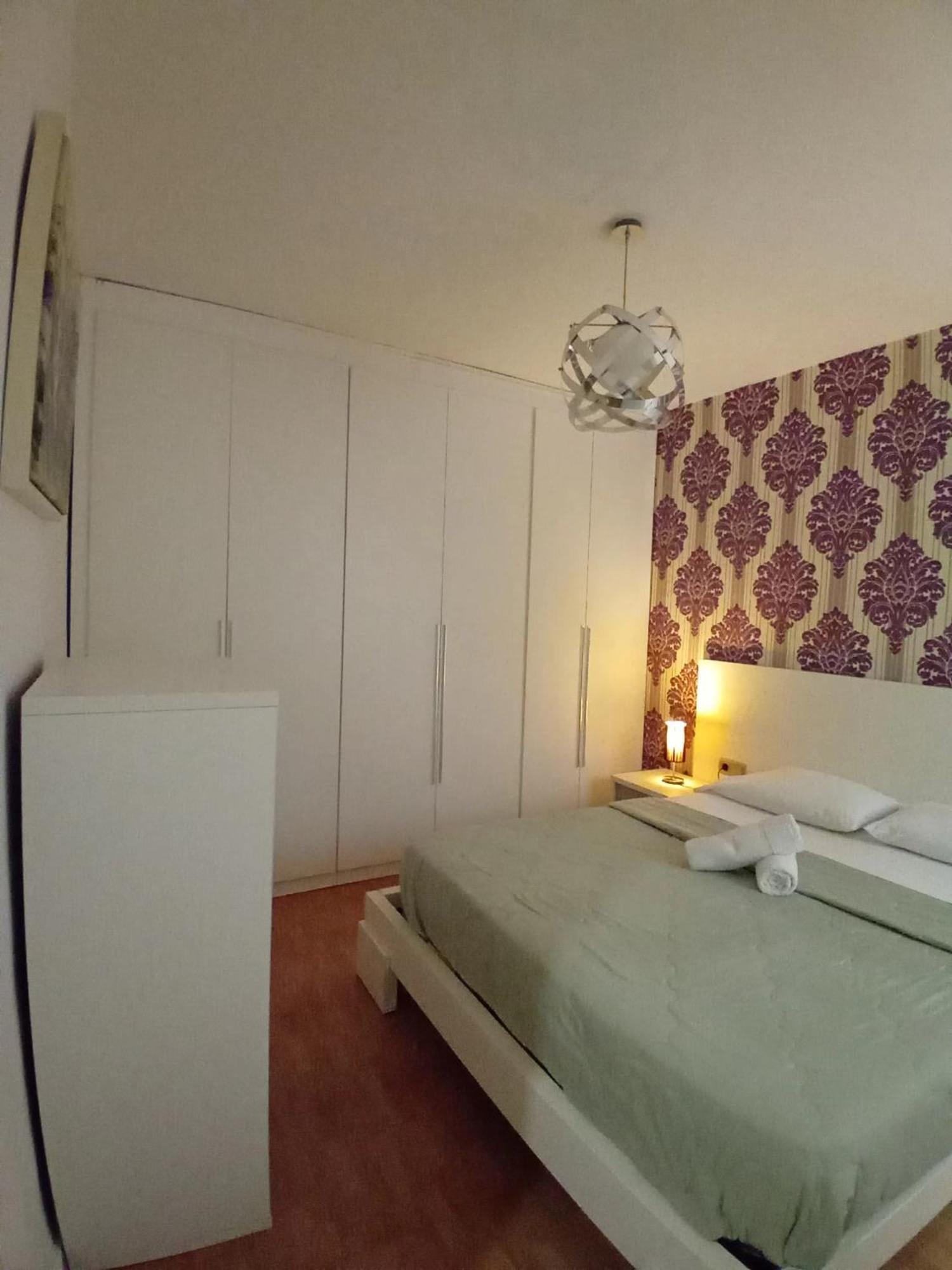 Amplio Apartamento Centro De Alicante Bagian luar foto