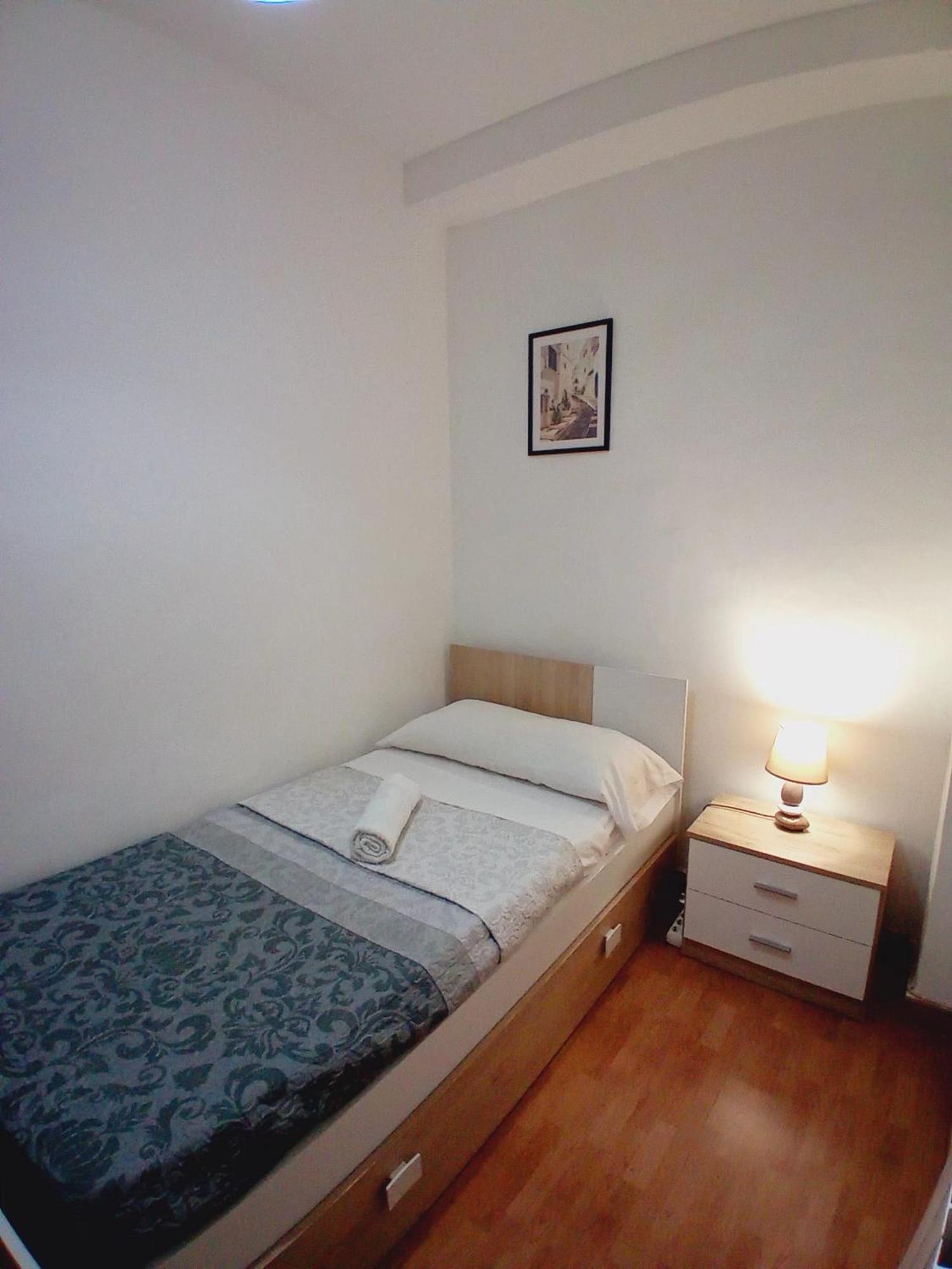Amplio Apartamento Centro De Alicante Bagian luar foto