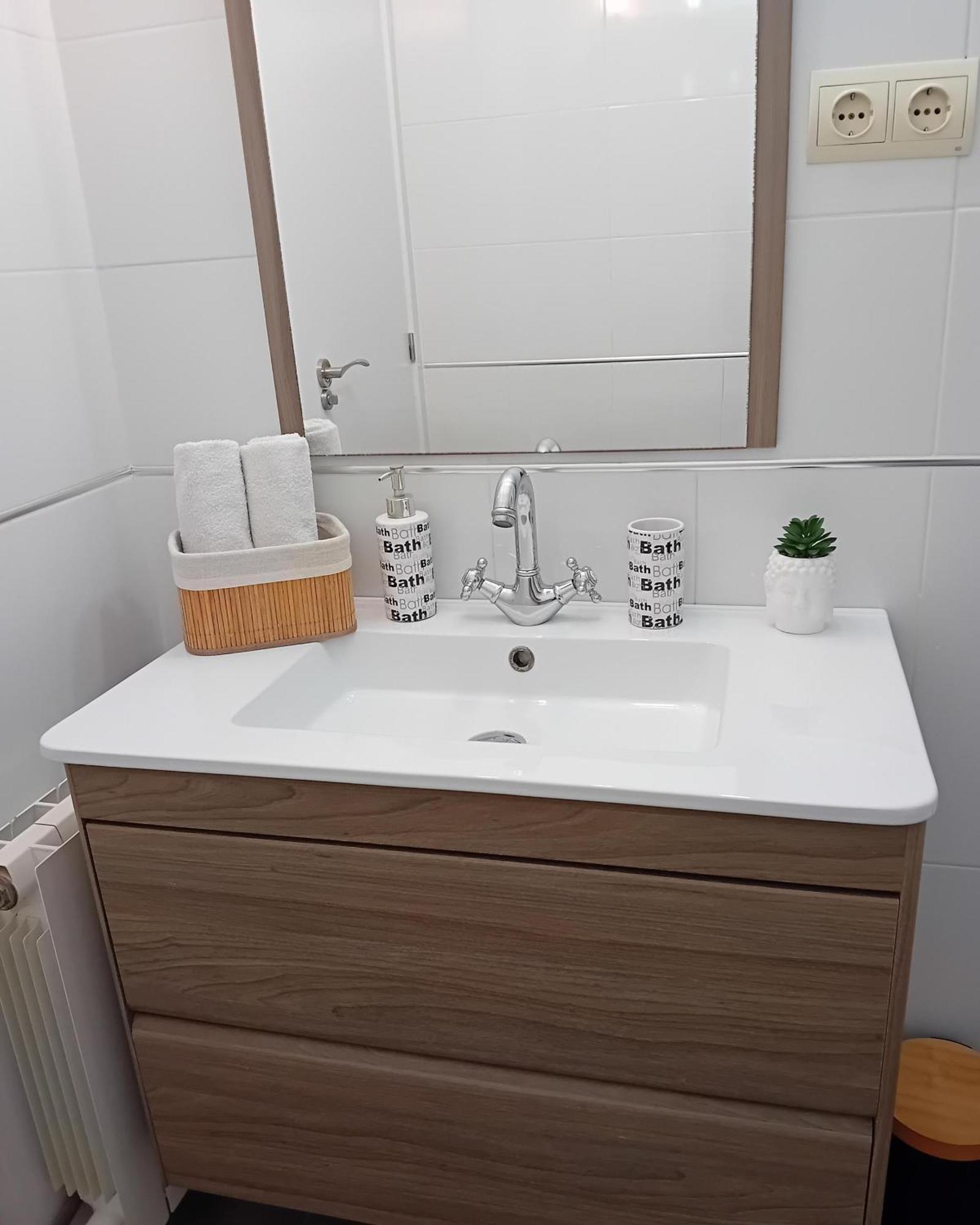 Amplio Apartamento Centro De Alicante Bagian luar foto